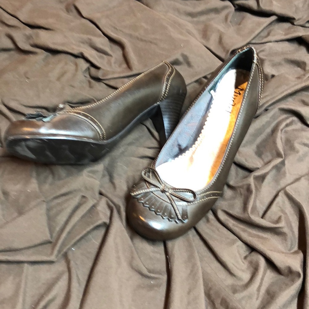 Dress shoes